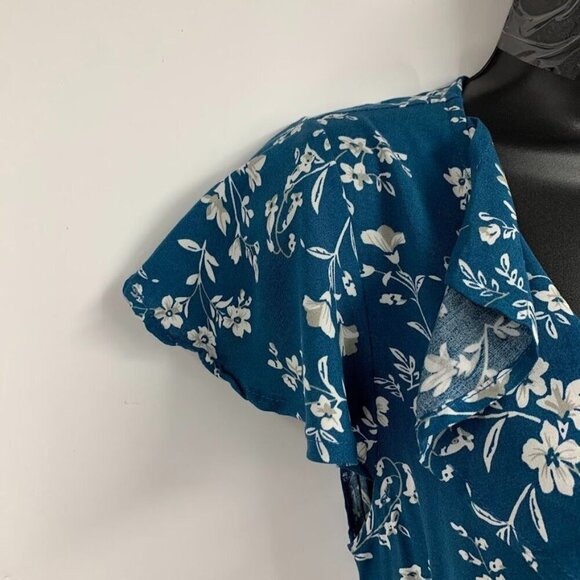 ZAFUL‎ Women's Tiny Floral Ruffle Wrap Short Sleeve Mini Dress Size M NWT - Picture 4 of 13